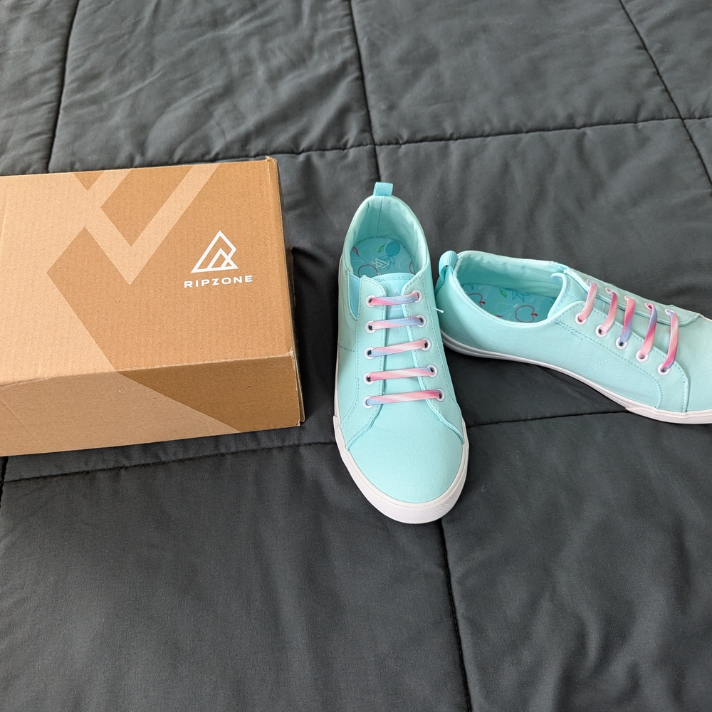 Ripzone Kids Aqua Sneakers with Pink Accents Sz 5 New
